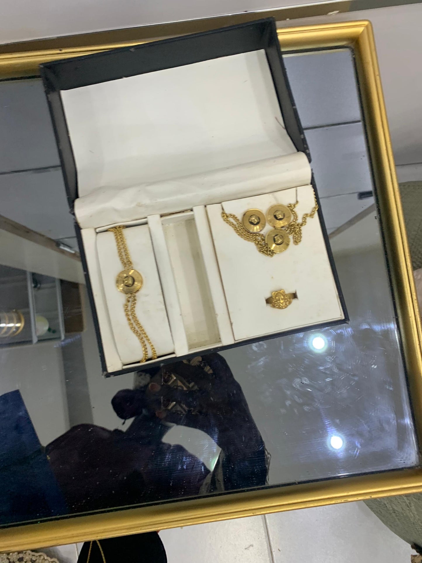 Parure Dorée 4 Pièces – Design Médaillon