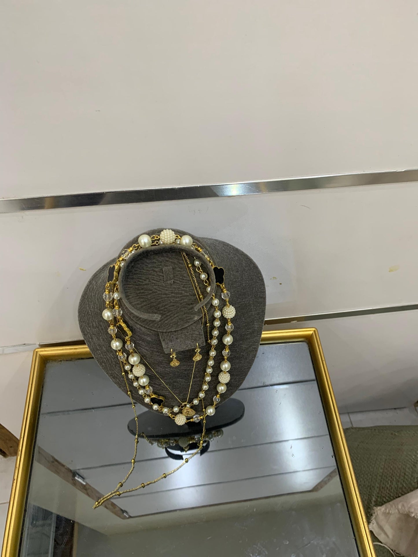 Parure Colliers Perles & Doré – Élégance Intemporelle