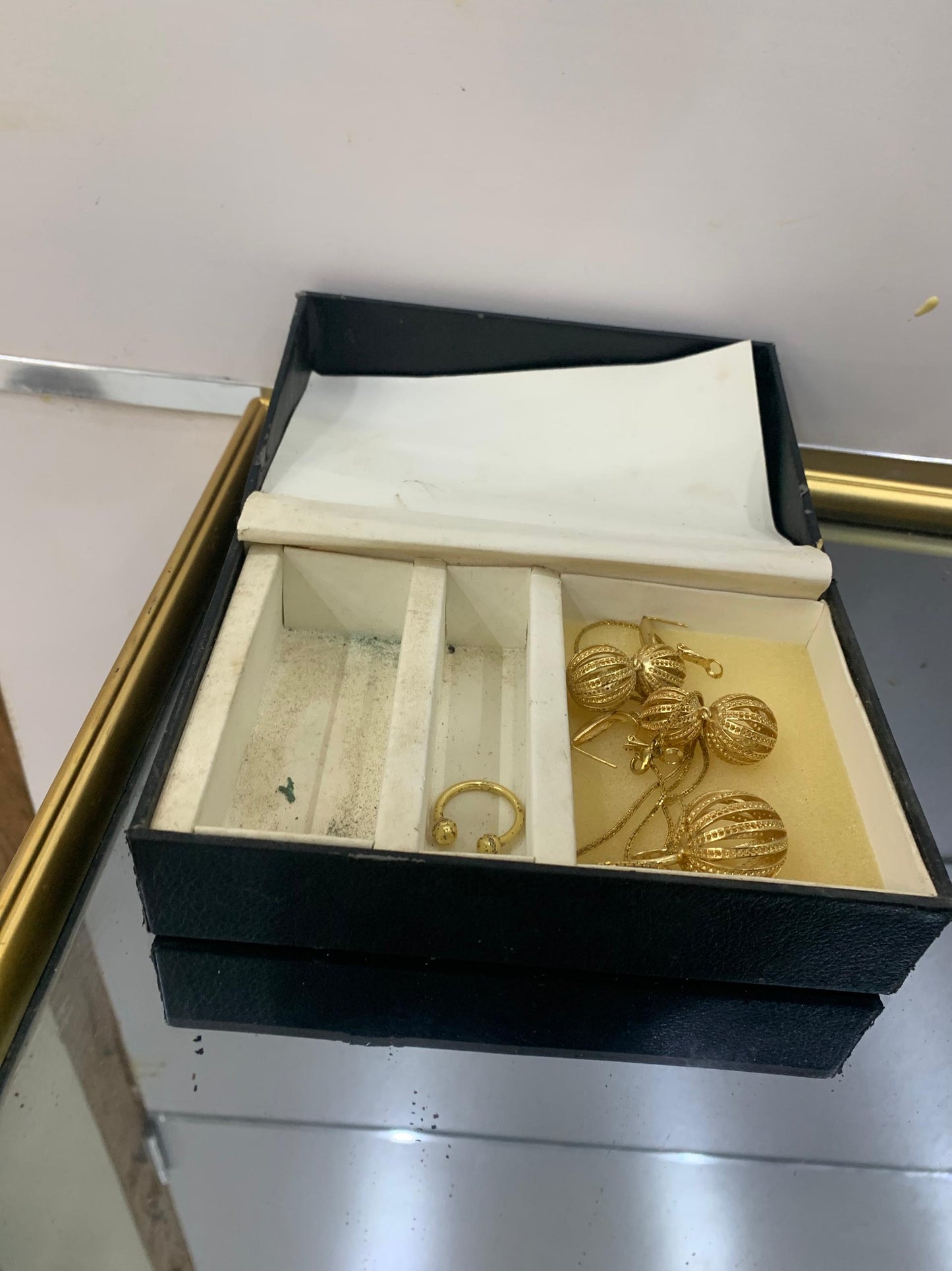 Ensemble Collier & Boucles d’Oreilles Dorés – Design Cercles Élégants