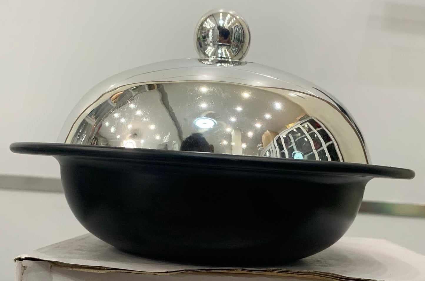 Dattier Élégante – Couvercle Inox & Plat Noir Mat