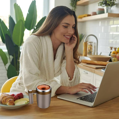 Tasse à café avec agitateur automatique