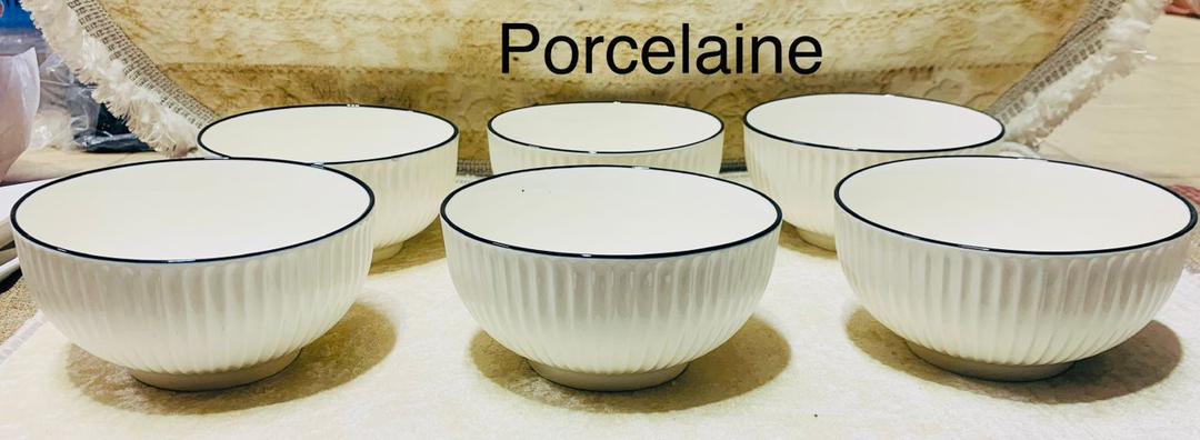 Bol en Porcelaine Blanche – Bord Noir Élégant