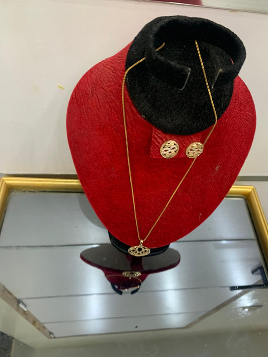 Ensemble Collier & Boucles d’Oreilles Dorés – Élégance Intemporelle