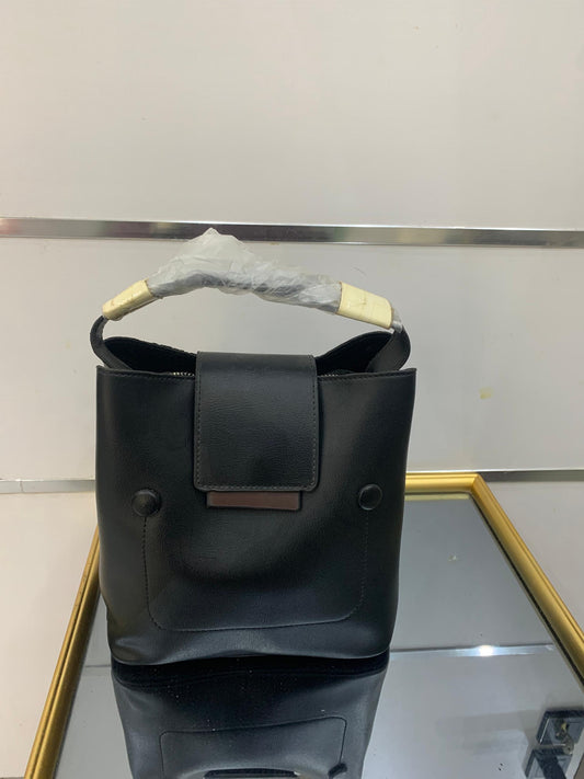 Sac à Main Élégant – Modèle Boucle Minimaliste