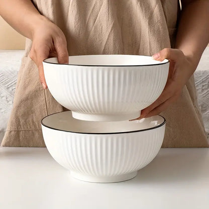 Bol en Porcelaine Blanche – Bord Noir Élégant