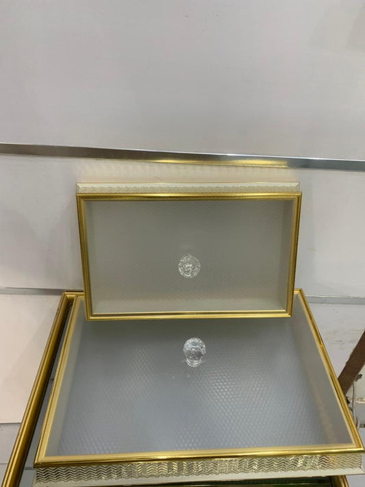 Plateau décoratif en verre et finition dorée – Élégance & raffinement